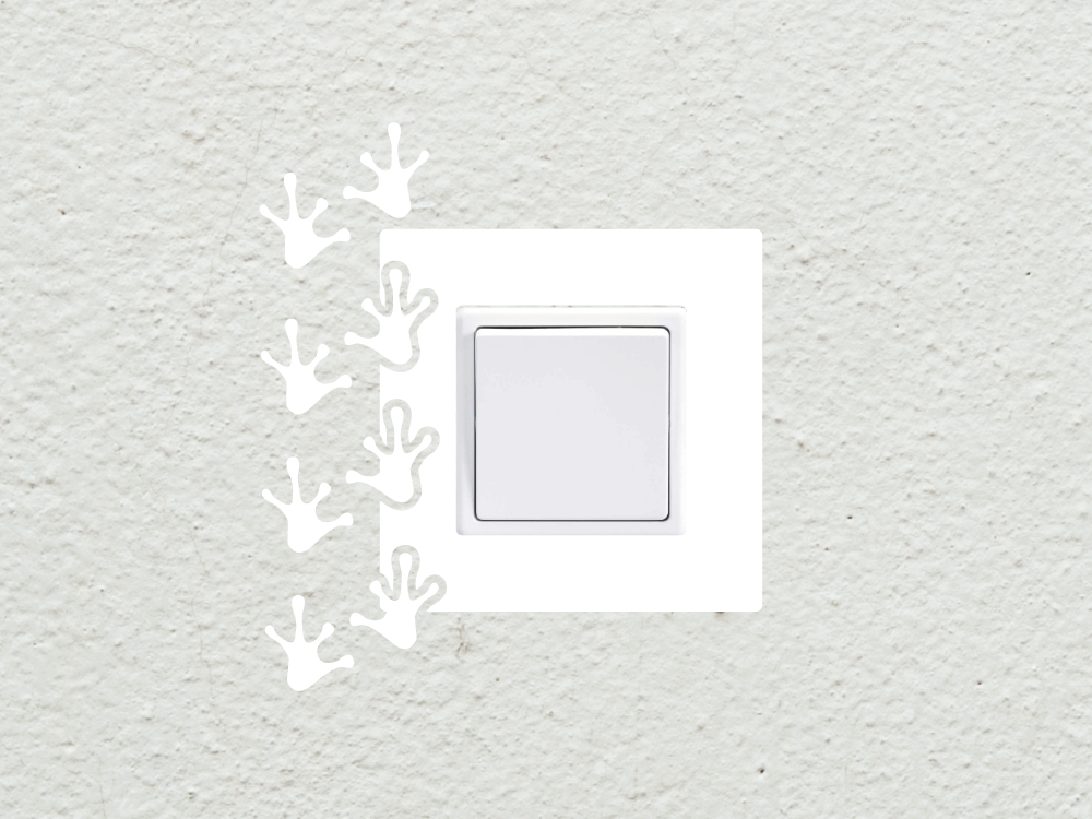 Samolepky na zeď - Stopy žáby vypínač - zásuvka - Samolepka na zeď